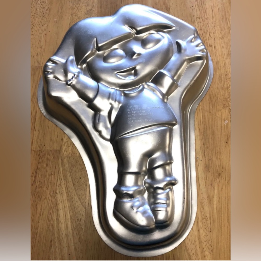 Wilton Dora The Explorer Aluminum Cake Pan 2105-6300 Baking Mold 2003